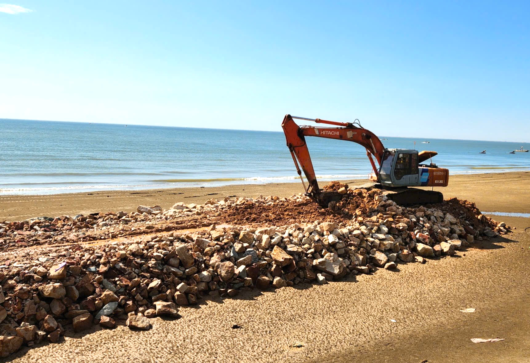 Xử lý khẩn cấp kè biển khu du lịch Hải Tiến hoàn thành trước ngày 31/12